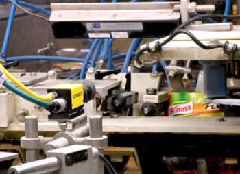 In-Sight Micro视觉系统应用小食品袋密封检验